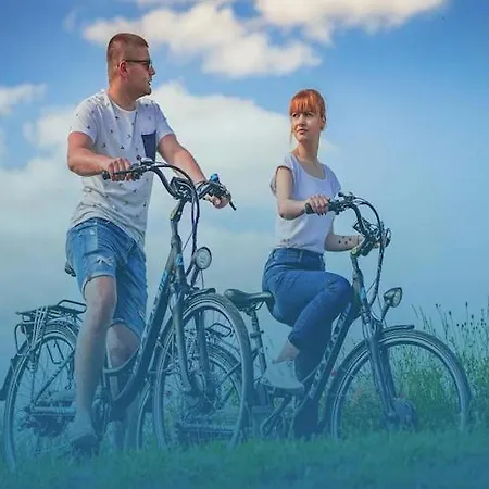 Single-story, Year-round *